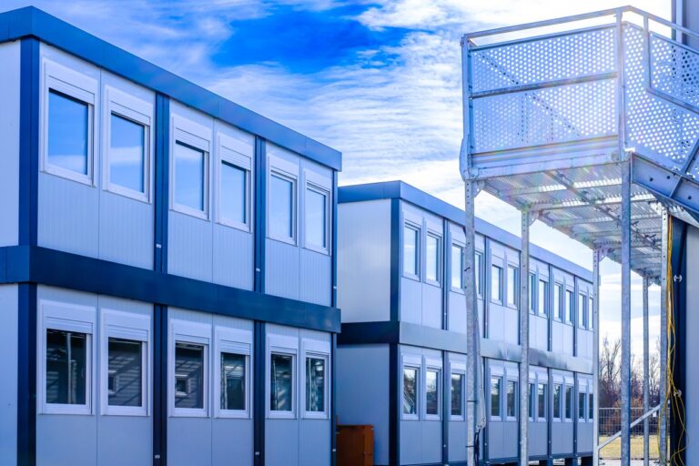 Modulaire Huisvesting - Tijdelijke units en containers.